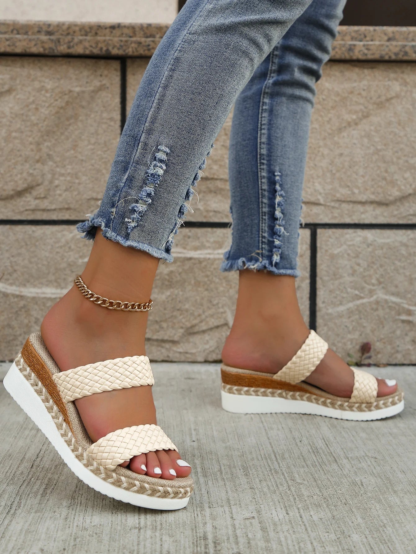 Thick sole wedge sandals summer new style knitted sandals fashionable thick sole waterproof platform sandals for women